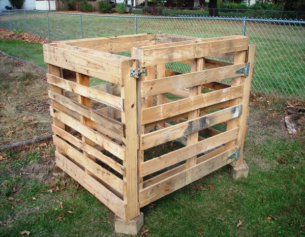 How to Build a Budget-Friendly DIY Compost Bin in 3 Different Ways