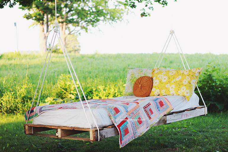 DIY Pallet Swing Bed The Merrythought 1