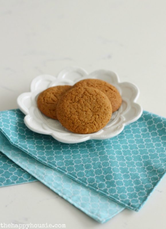 DIY Double Sided Cloth Napkin Tutorial and Best Ever Ginger Cookie Recipe at thehappyhousie.com 1