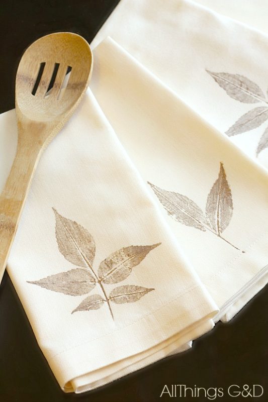 DIY Leaf Stamped Napkin Tutorial